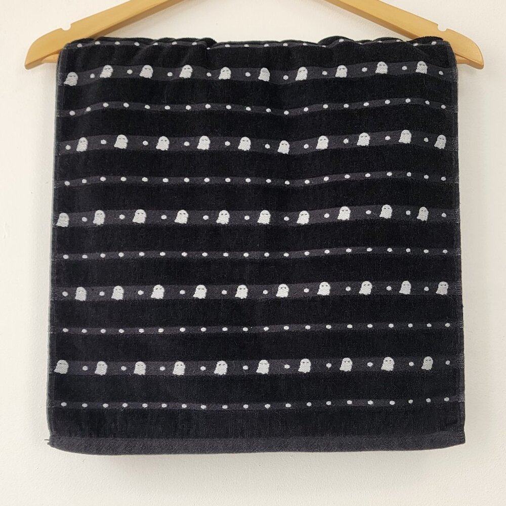 Well Dressed Home Halloween Hand Towel x4 Pack Man Ghost Black Spooky Whimsigoth